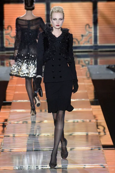 Look 11
